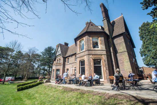 Wardown House